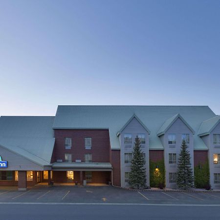 Days Inn By Wyndham Дэлхаузи Экстерьер фото